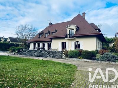 Maison - 410 m² - 12 pièces