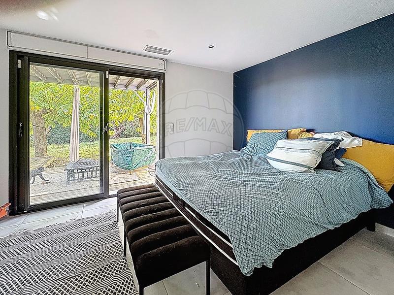 Maison - 207 m² - 7 pièces