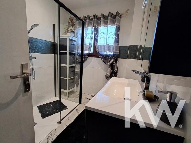 Maison - 93 m² - 4 pièces