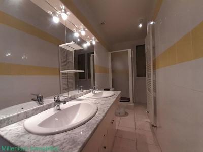 Appartement - 80 m² - 3 pièces