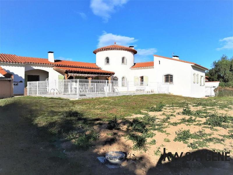 Maison - 300 m² - 10 pièces