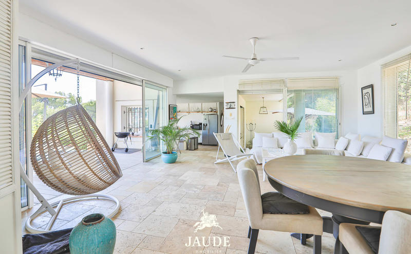 Villa - 240 m² - 6 pièces