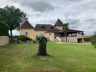 Maison - 220 m² - 8 pièces