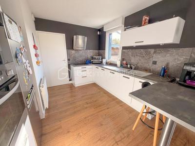 Maison - 98 m² - 5 pièces