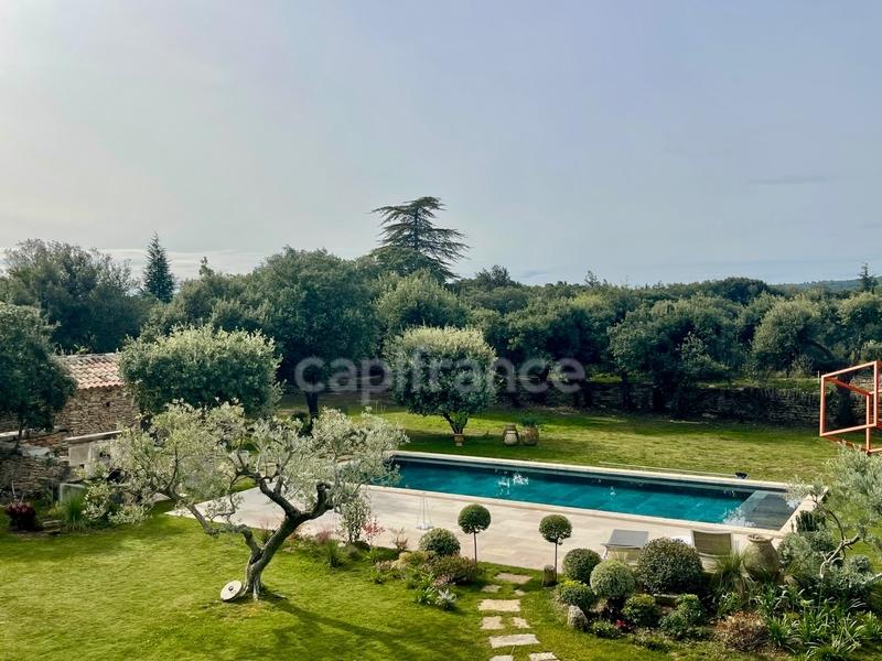 Maison - 240 m² - 7 pièces