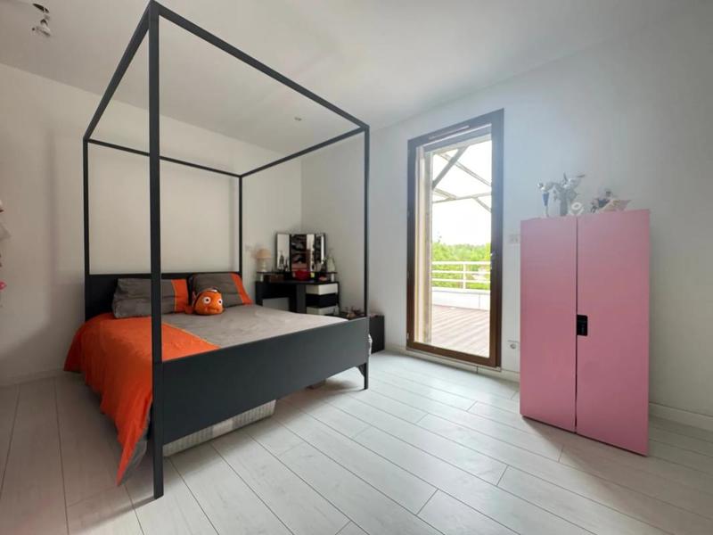 Maison - 210 m² - 7 pièces