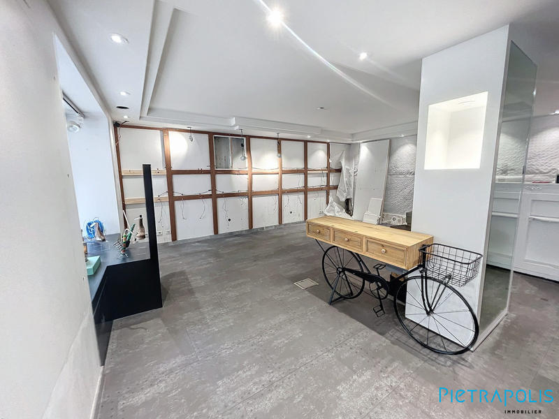 Fonds de commerce - Local commercial - 105 m²
