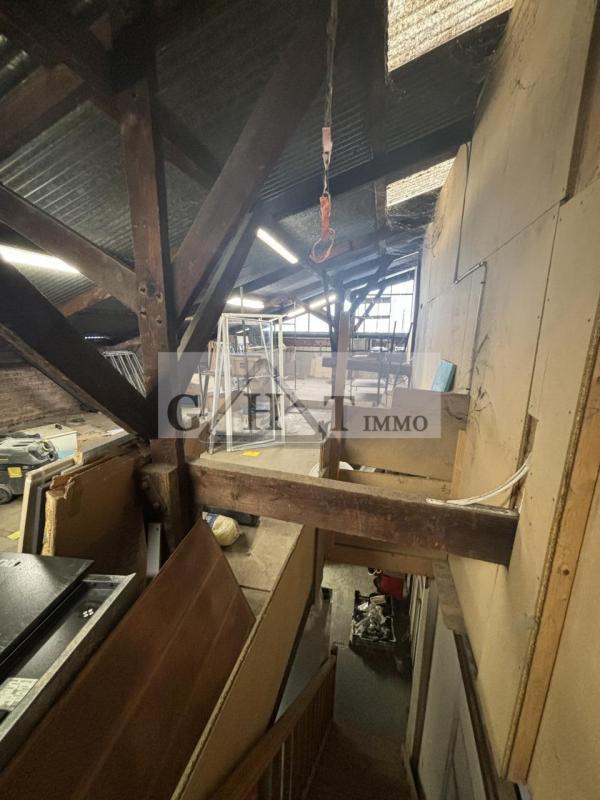 Entrepôt - 415 m²
