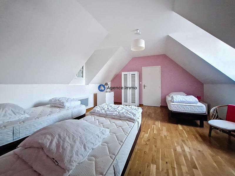 Maison - 246 m² - 10 pièces