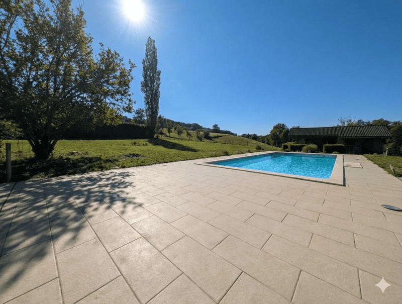 Maison - 200 m² - 6 pièces