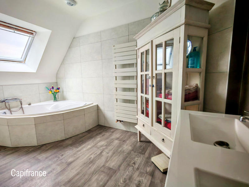 Maison - 158 m² - 7 pièces