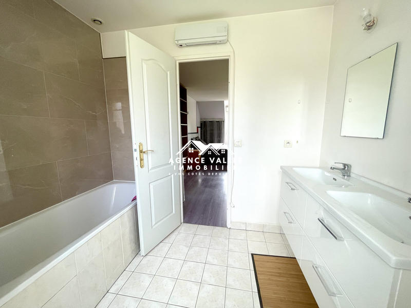 Maison - 139 m² - 7 pièces