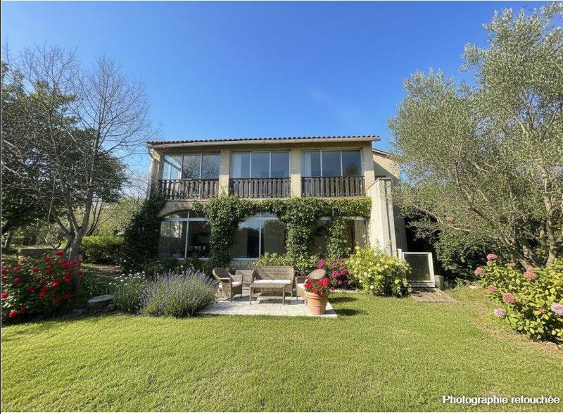 Maison traditionnelle - 165 m² - 6 pièces