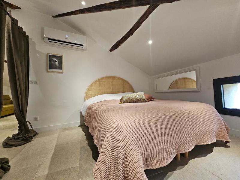 Propriété - 230 m² - 9 pièces