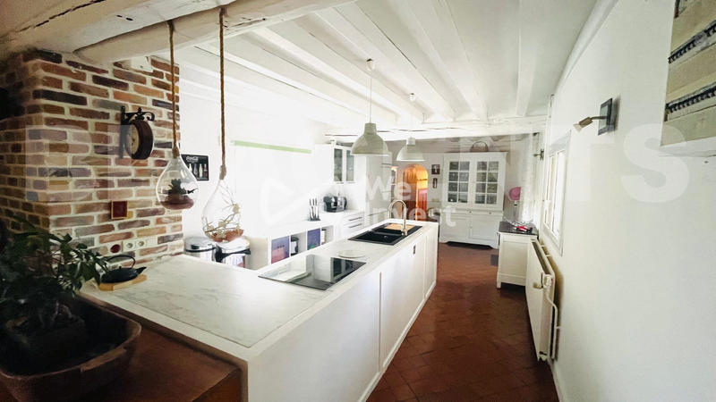 Maison - 261 m² - 8 pièces