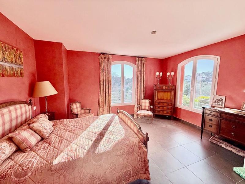 Villa - 180 m² - 6 pièces