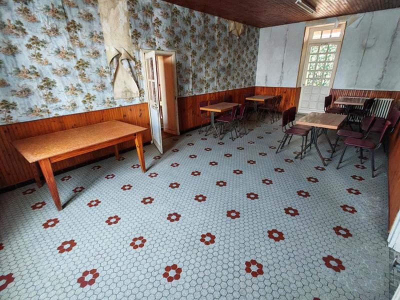 Maison - 225 m² - 10 pièces