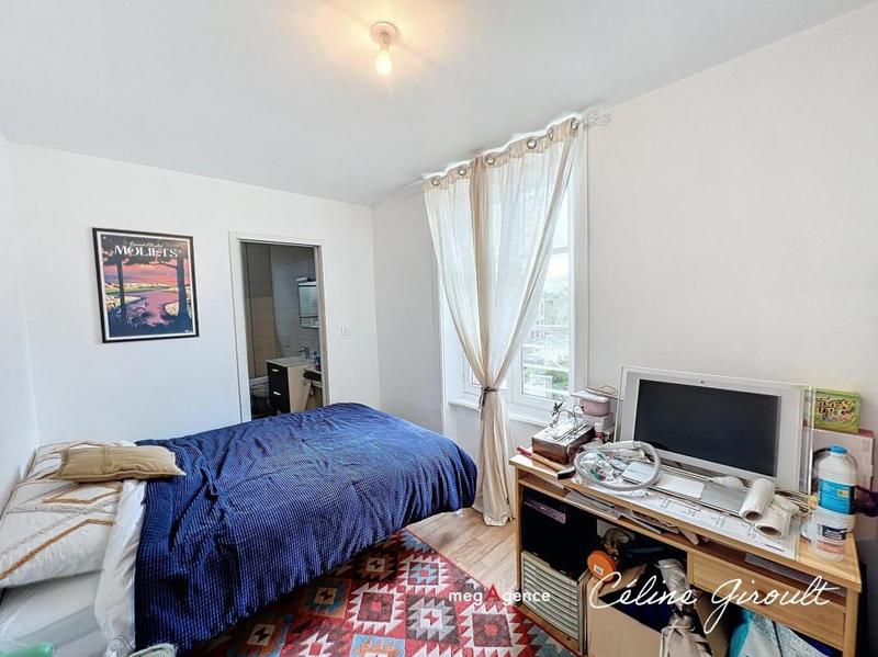 Maison - 270 m² - 11 pièces