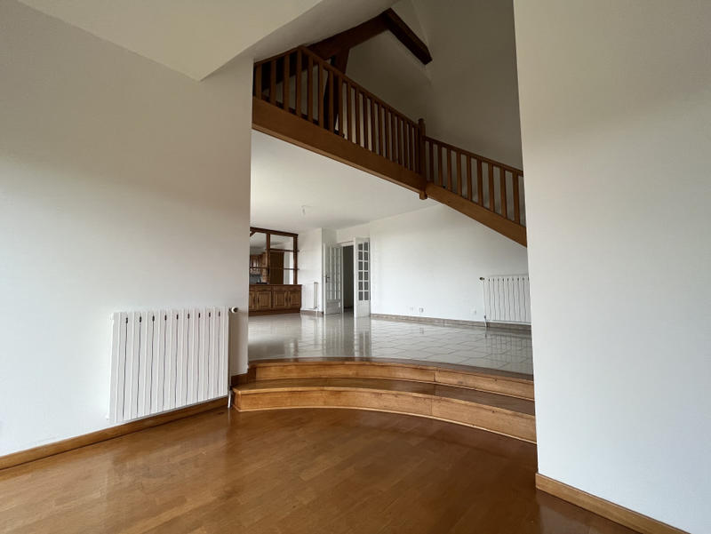 Maison - 200 m² - 10 pièces