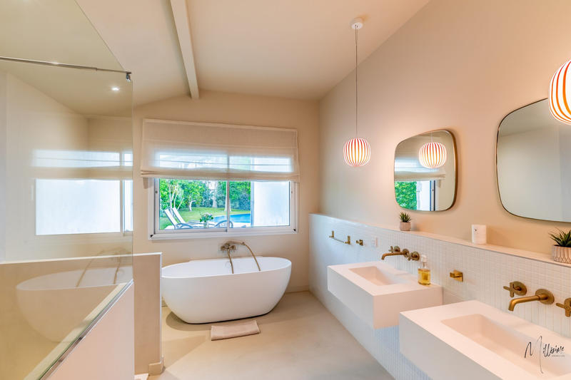 Maison - 312 m² - 8 pièces