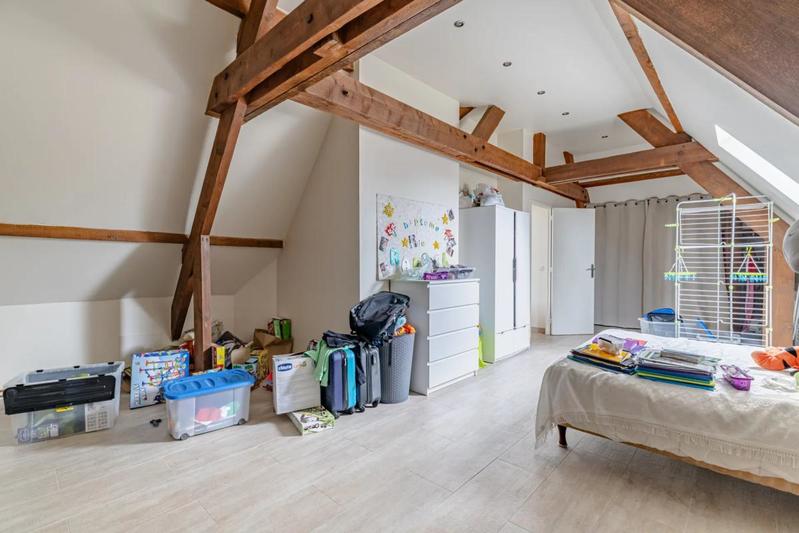 Maison - 220 m² - 7 pièces