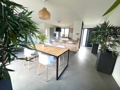 Maison - 113 m² - 5 pièces