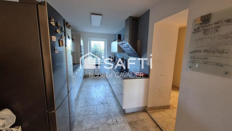 Maison - 255 m² - 8 pièces