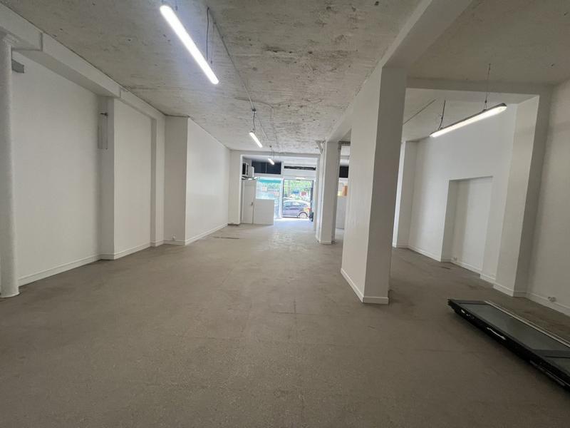 Magasins - 145 m²