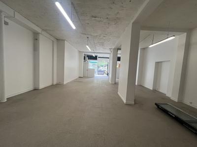 Magasins - 145 m²