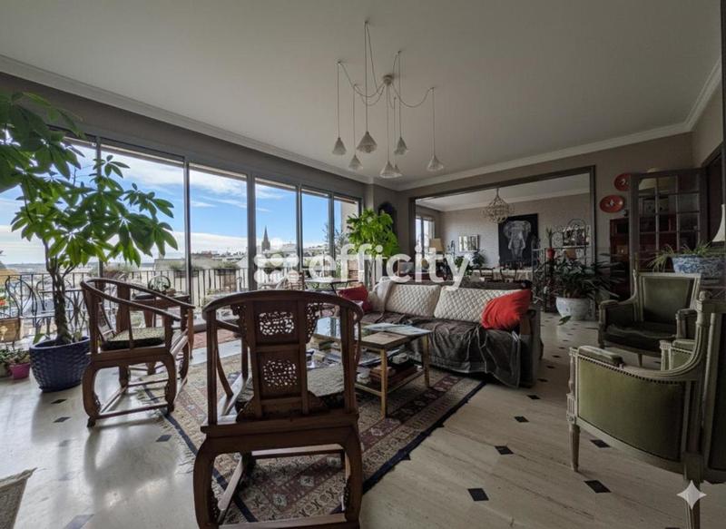 Appartement - 310 m² - 8 pièces