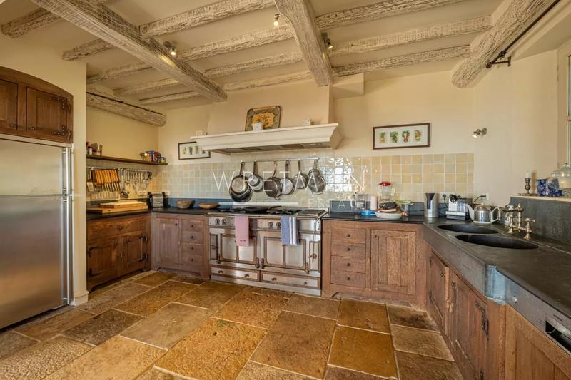 Maison - 185 m² - 7 pièces