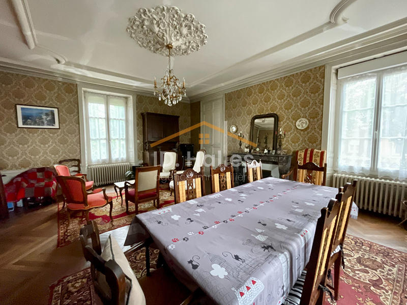 Maison - 226 m² - 8 pièces