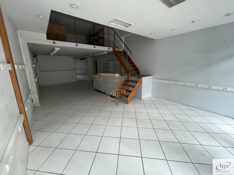 Maison - 700 m² - 14 pièces