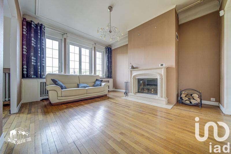 Maison - 242 m² - 7 pièces