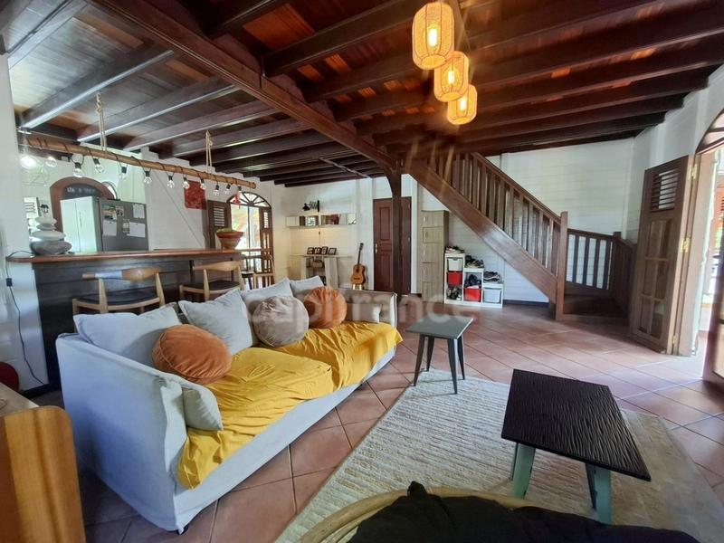 Maison - 141 m² - 7 pièces