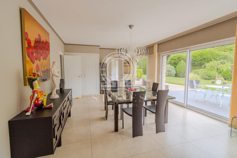 Maison contemporaine - 212 m² - 6 pièces