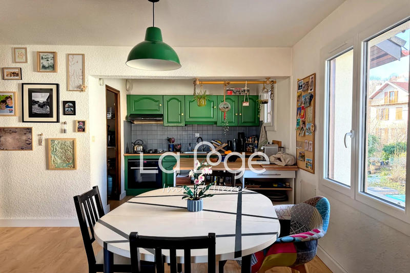 Appartement - 80 m² - 4 pièces