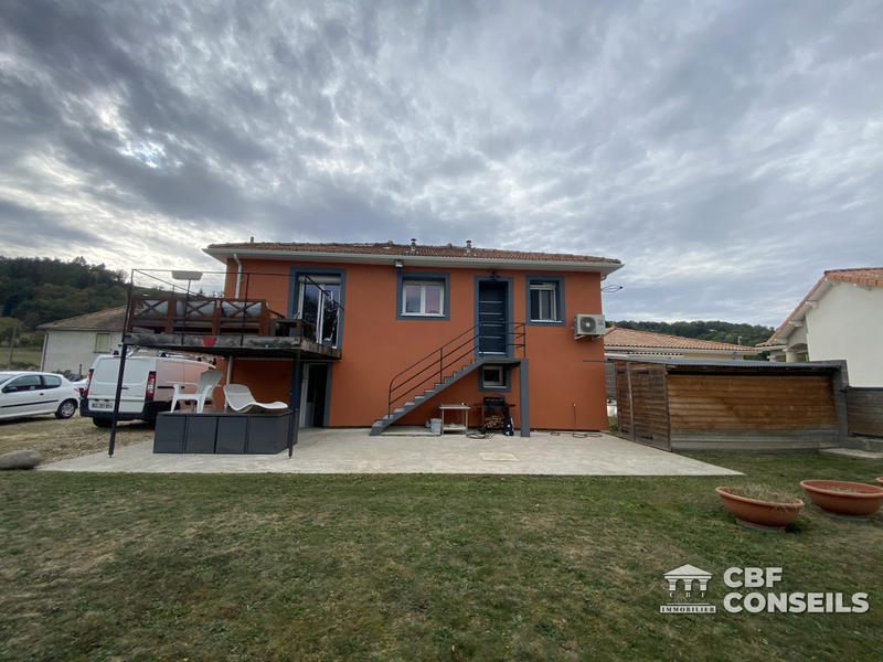 Maison - 270 m² - 9 pièces