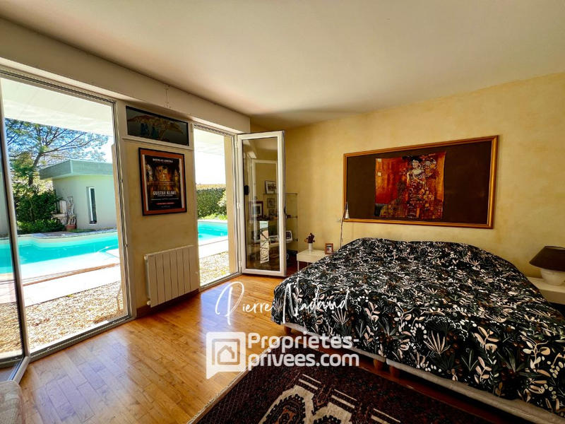 Maison - 207 m² - 5 pièces