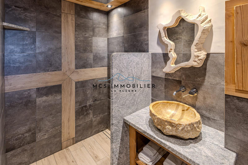 Châlet - 279 m² - 9 pièces