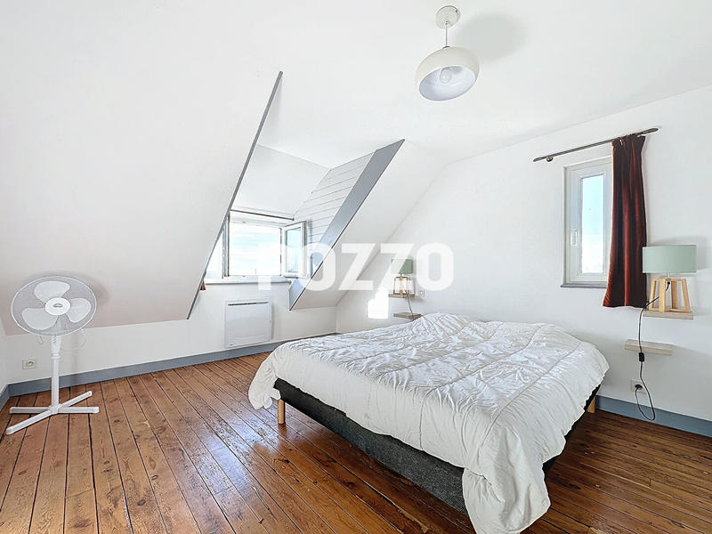 Maison - 225 m² - 10 pièces