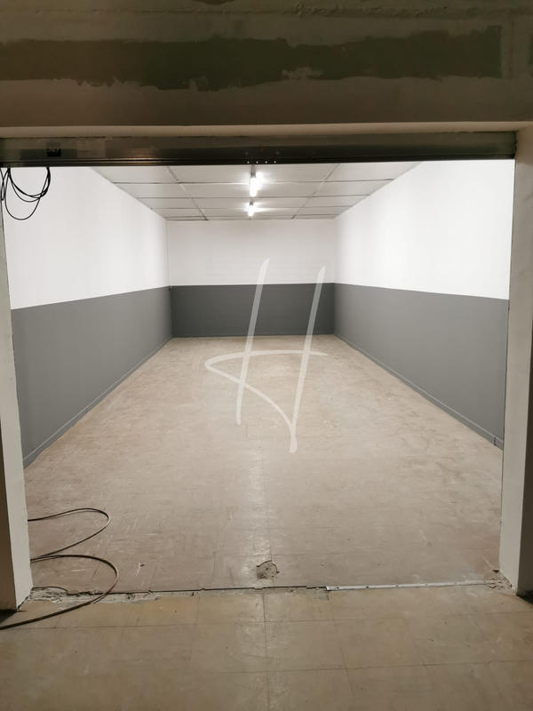 Entrepôt - 73 m²