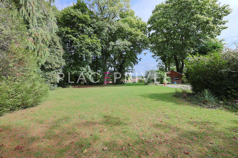 Maison - 435 m² - 16 pièces