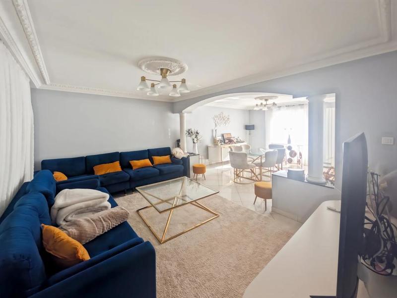 Maison - 180 m² - 8 pièces