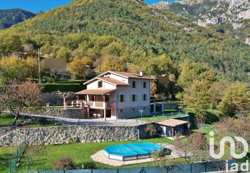 Maison - 151 m² - 5 pièces