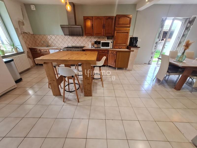 Maison - 212 m² - 9 pièces