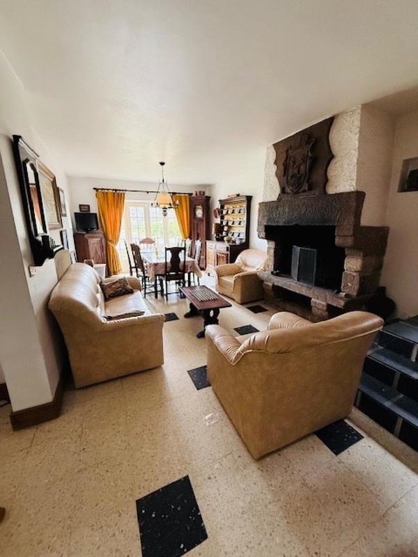 Maison - 134 m² - 9 pièces