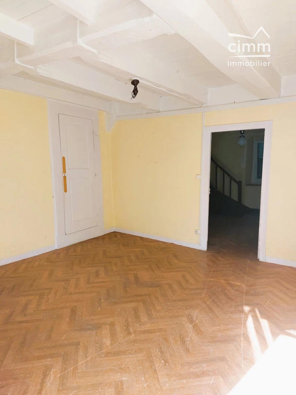 Maison traditionnelle - 186 m² - 7 pièces