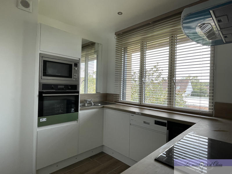 Maison - 230 m² - 9 pièces