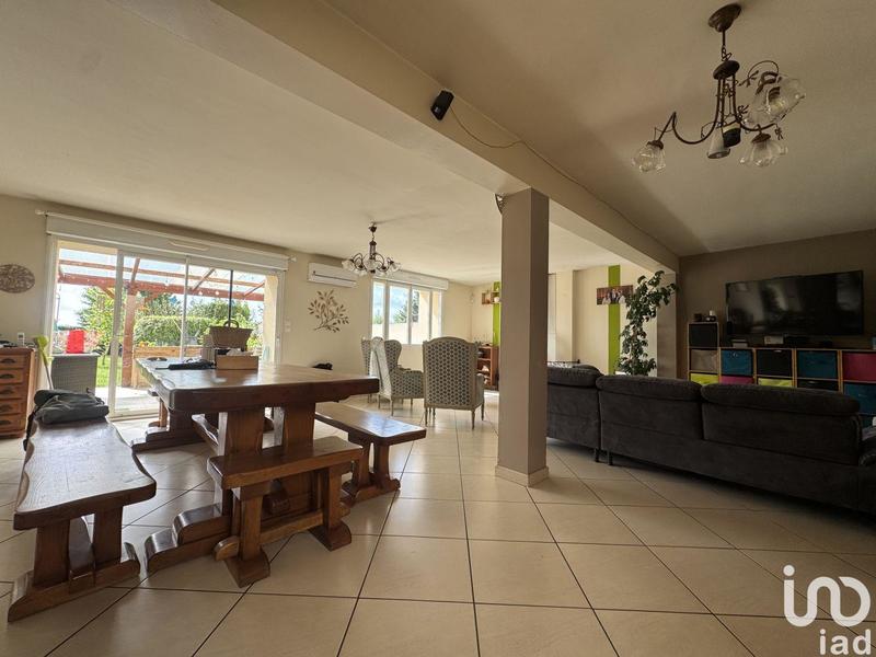 Maison - 247 m² - 8 pièces